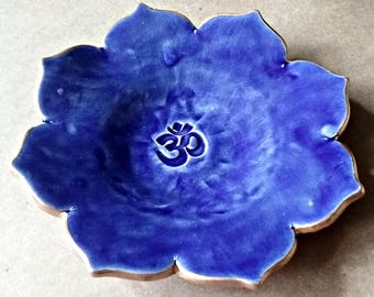 Ceramic Lotus Trinket Dish ring dish  soap dish Blue edged in gold   Wholesale  available