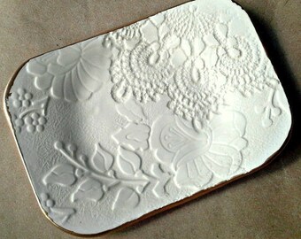 OFF WHITE Ceramic Lace Trinket dish Jewelry Dish Soap dish jewelry holder   gold edged   Wholesale  available