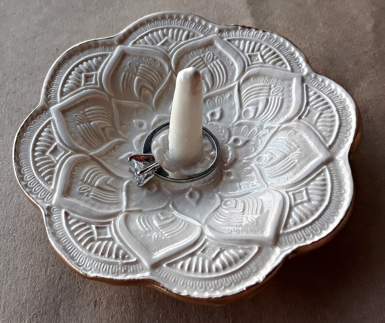 Ceramic Mandala Ring Holder Ring Dish Off White edged in gold Wholesale available