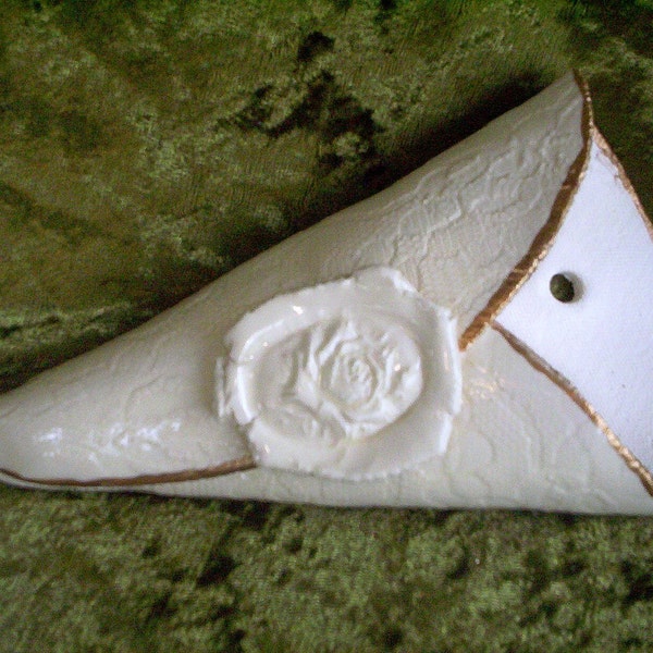 Simple Elegance White Lace Wall Vase with Rose