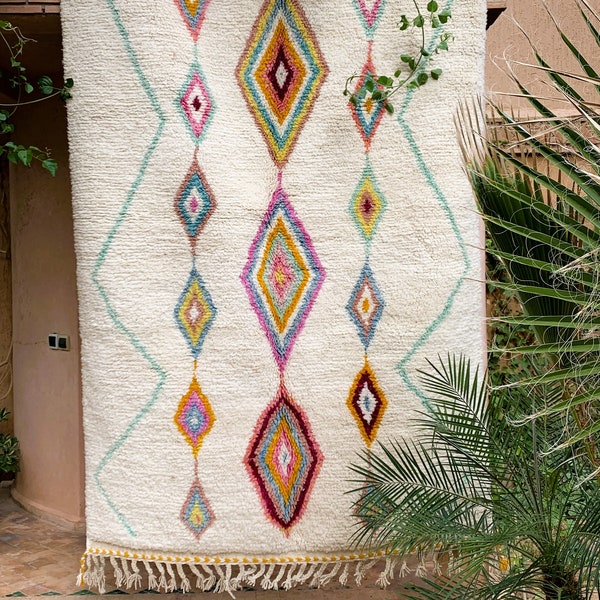 Tapis Artisanal Berbère "Vibrant Harmony" Fait Main en Laine. Motifs Colorés Diamant / Grandes et Petites Tailles