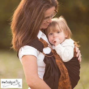 Anillo de caberillo para bebés Eslinga Sewfunky Designer Anillo ajustable Sling Paisley en Espresso Algodón orgánico Sarga para bebés Babywearing Portabebés