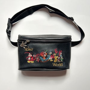 Vintage 1999 Leatherette Walt Disney World Crossbody Fanny Pack Bag Mickey Mouse Donald Goofy Pluto Y2K Fashion Happiest Place on Earth