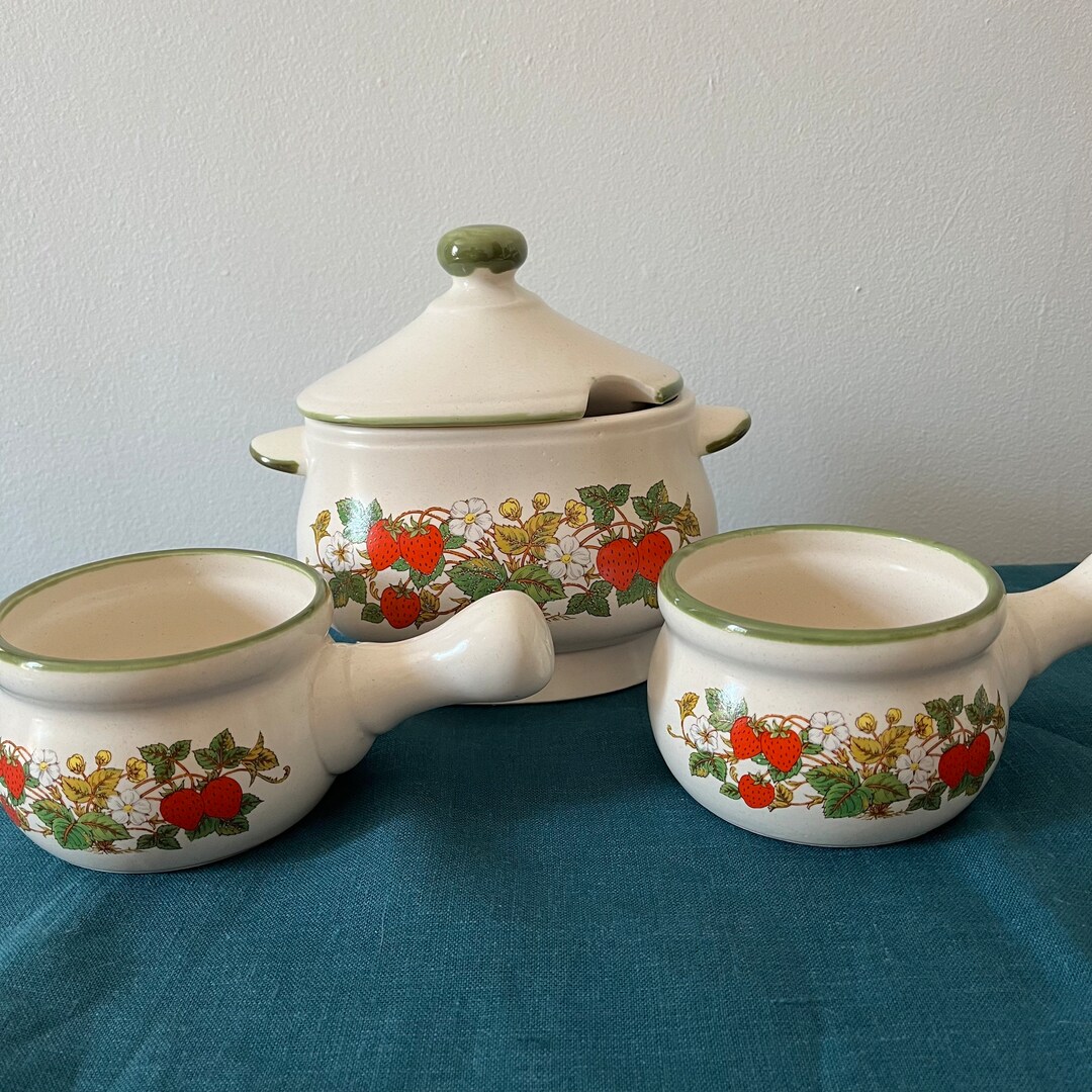 Stoneware Soup Tureen and Bowls Strawberry Cottagecore Soup Mug Vintage Kitchen Retro Ovenproof