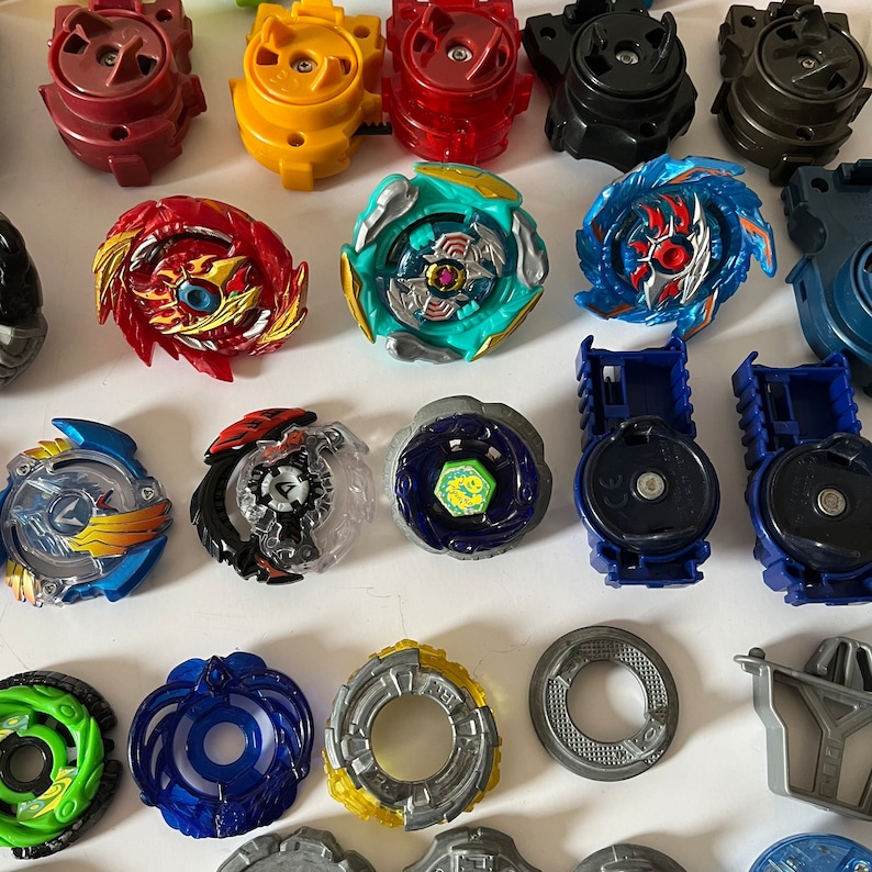 Vintage Bey Blade Collectible Toys Beyblade Mixed Lot Tops Tomy Hasbro ...
