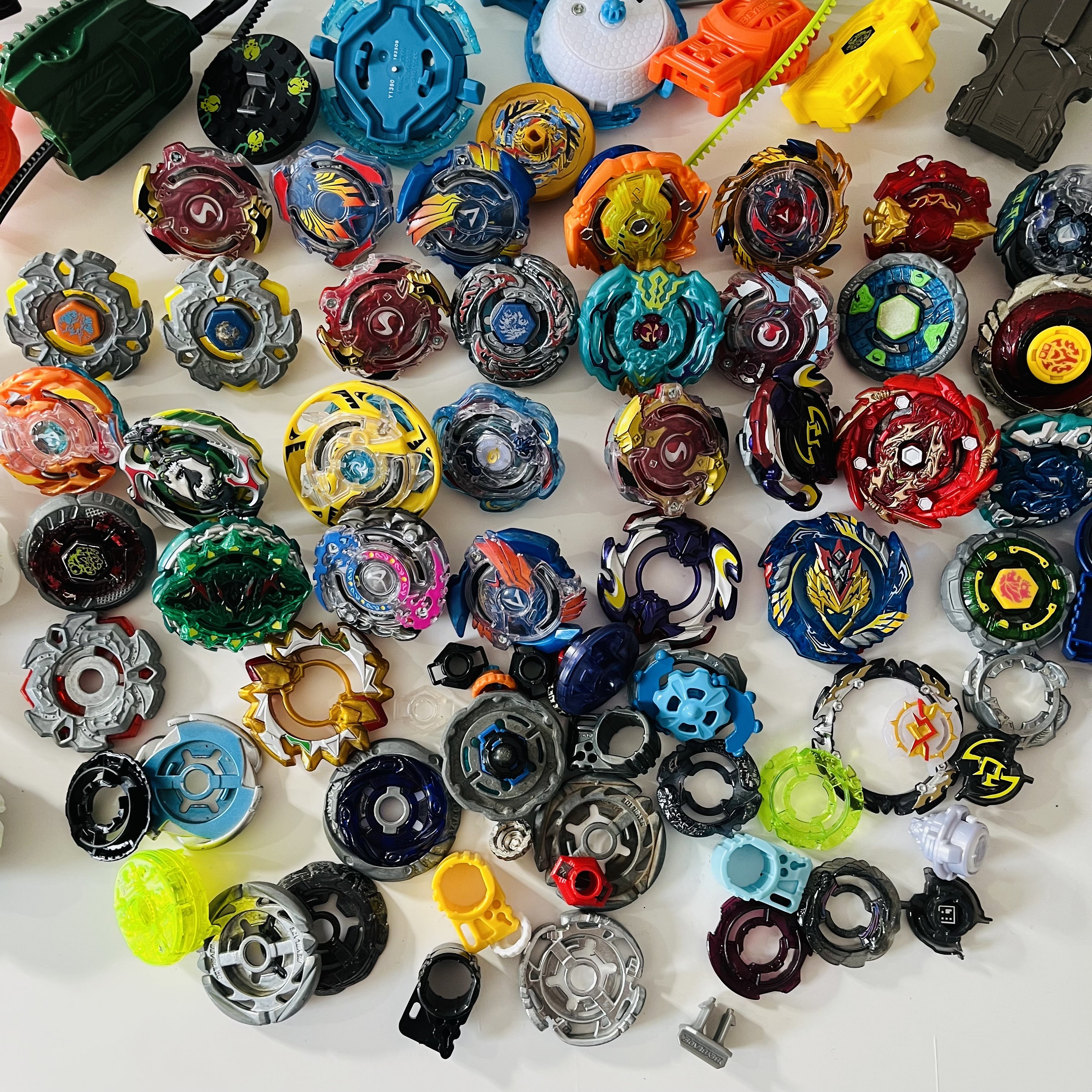 Vintage Bey Blade Collectible Toys Beyblade Mixed Lot Tops Tomy Hasbro ...