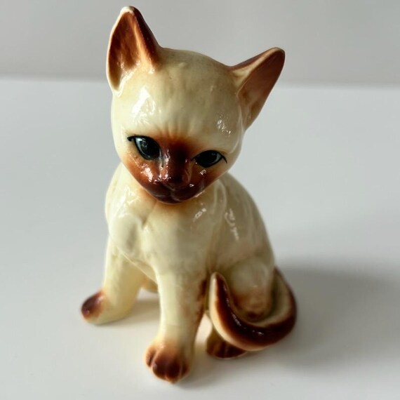 Vintage Porcelain Giftgraft Siamese Cat Figurine Cat Statue