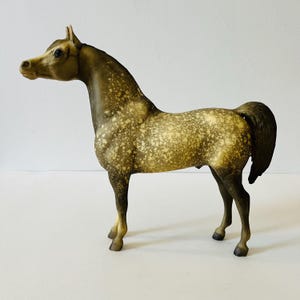 Vintage 1980&#39;s Retired Breyer Traditional Size Dapple Horse Plastic Toy Horse Figure