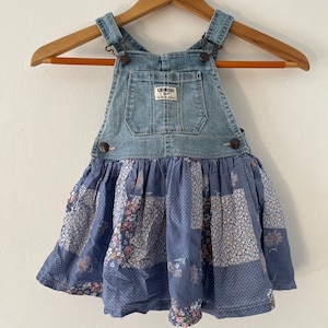 Vintage Osh Kosh B&#39;Gosh Dress Jumper Blue Denim Jean Floral Overalls Cotton Ruffles Size 3T
