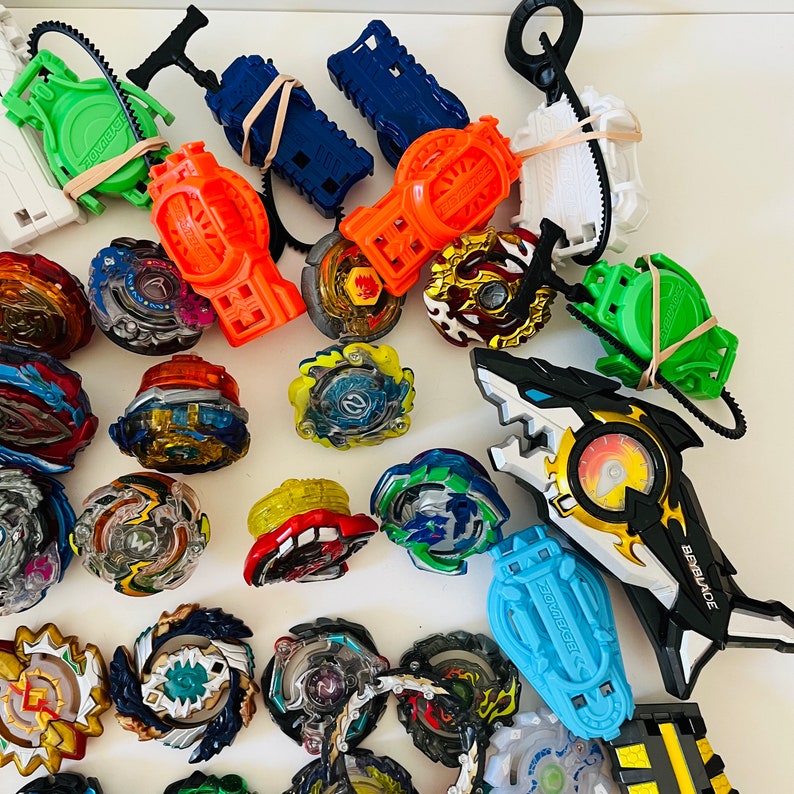 Vintage Bey Blade Collectible Toys Beyblade Mixed Lot Tops Tomy Hasbro ...