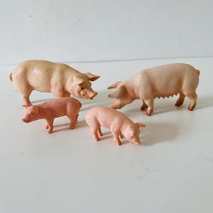 ヴィンテージ シュライヒ 授乳中の母豚と子豚 豚の家族 農場の動物