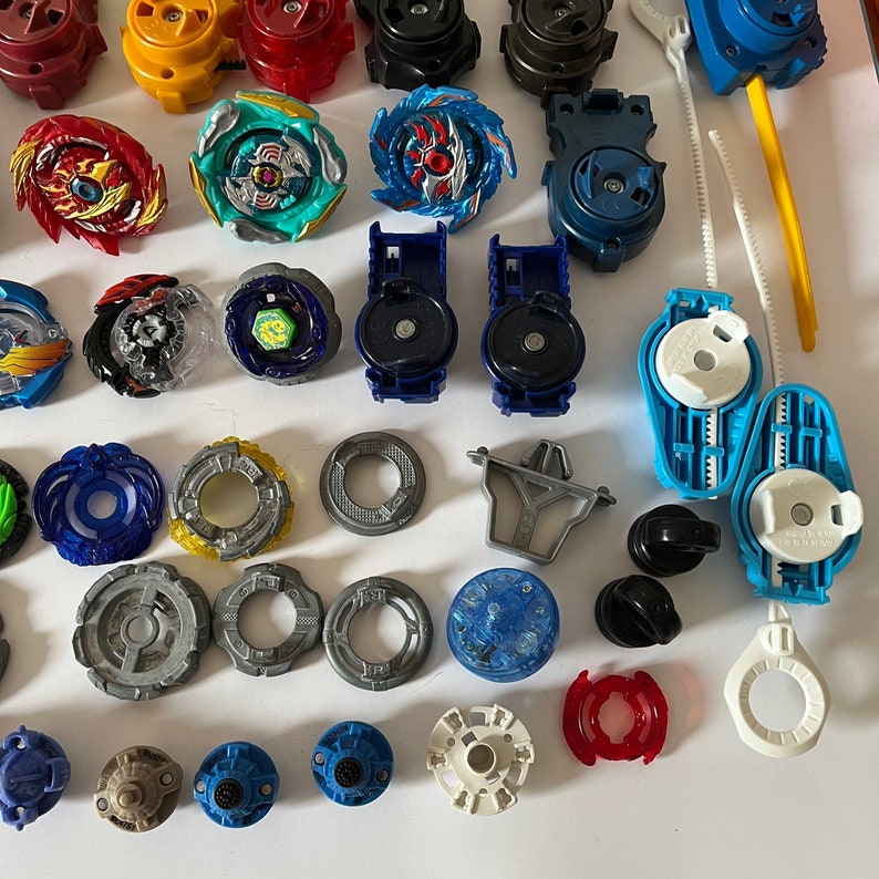 Vintage Bey Blade Collectible Toys Beyblade Mixed Lot Tops Tomy Hasbro ...