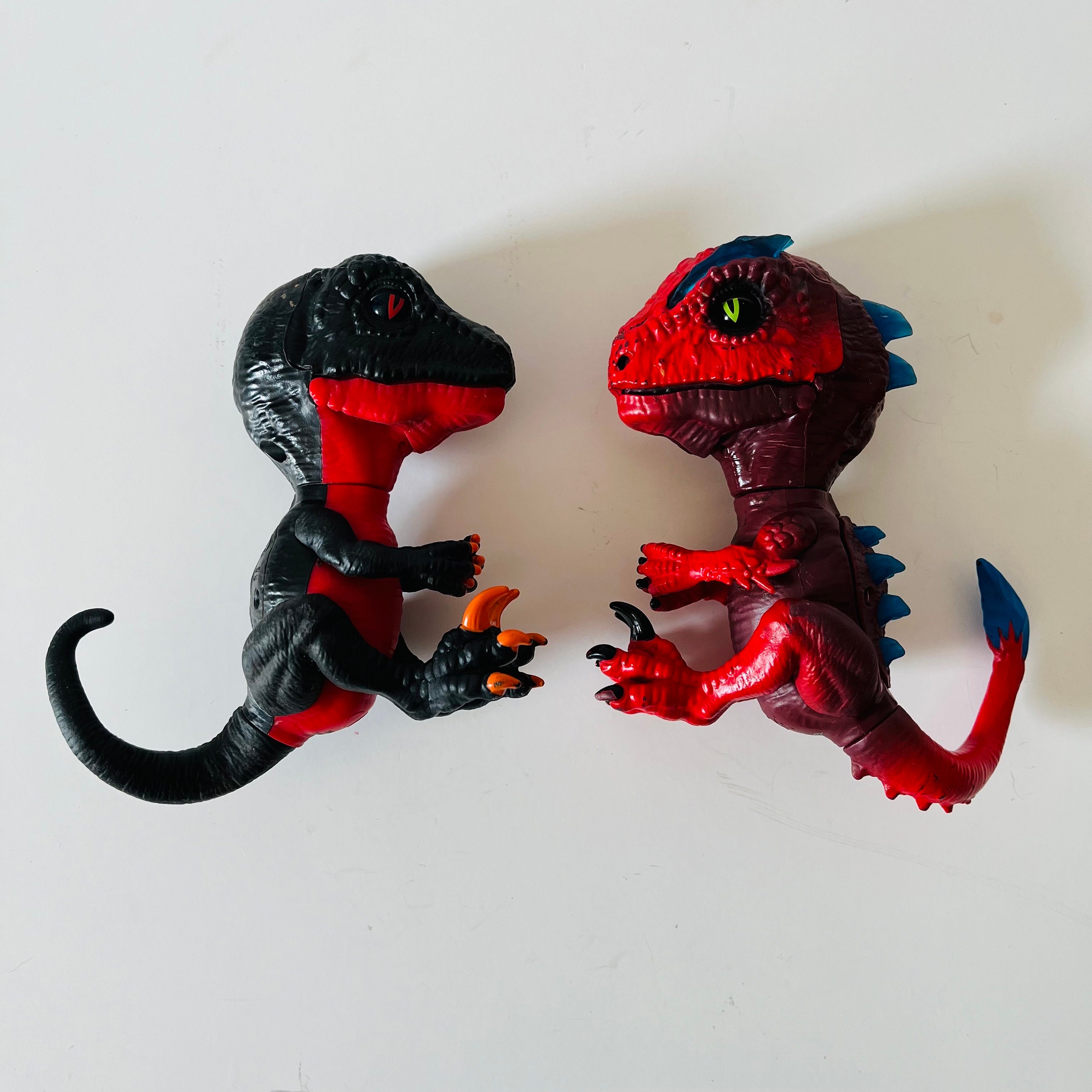 Radioactive Fingerlings Dinosaur Authentic Wowee Untamed