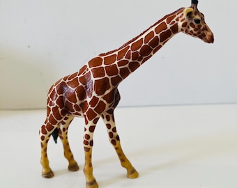 Retired Schleich Giraffe Model Toy Figurine Plastic Toy Animals Imaginary Play 5.5 inches tall