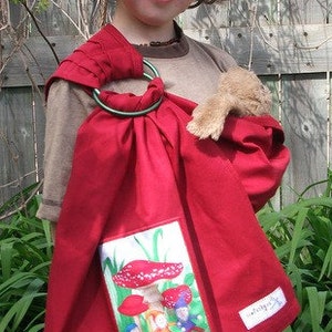 Sewfunky brinquedo bebê estilingue algodão orgânico certificado com gnome cogumelo remendo brinquedo portador de bebê babywearing artesanal boneca portador
