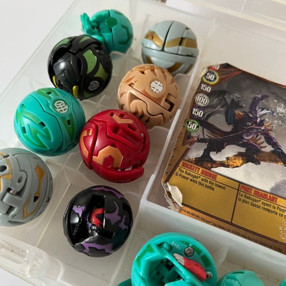 Set Von Bakugan Battle Brawler Kugeln 18 Figuren insgesamt Retro Spielzeug  mit Reiseetui und Karten - .de