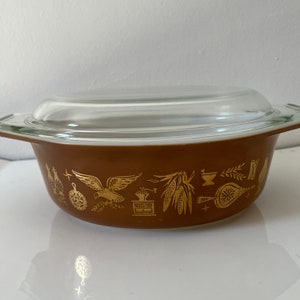Vintage Pyrex Early American Pattern Decorative Casserole Baking Dish With Lid Retro Kitchen 043 1.5 qt