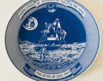 アポロ12号月面着陸記念銘板 - 1969年11月 - 「月への帰還」の説明銘板