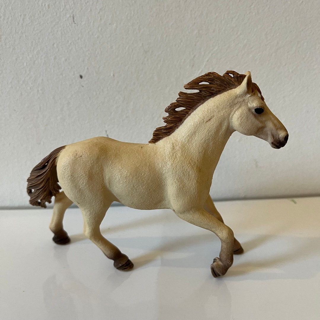 Retired Schleich Horse Club Horse Mustang Stallion Model Toy Figurine