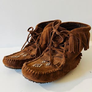 Manitobah Mukluks Harvester Moccasins in Brown Suede Fleece Lined