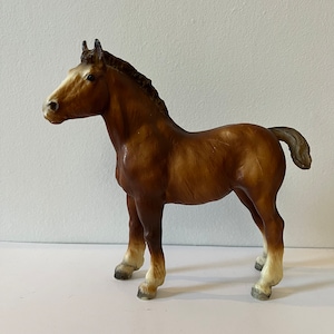 Breyer Pferd Clydesdale Fohlenpferd KunststoffSpielzeug Pferde Imaginäres Spiel
