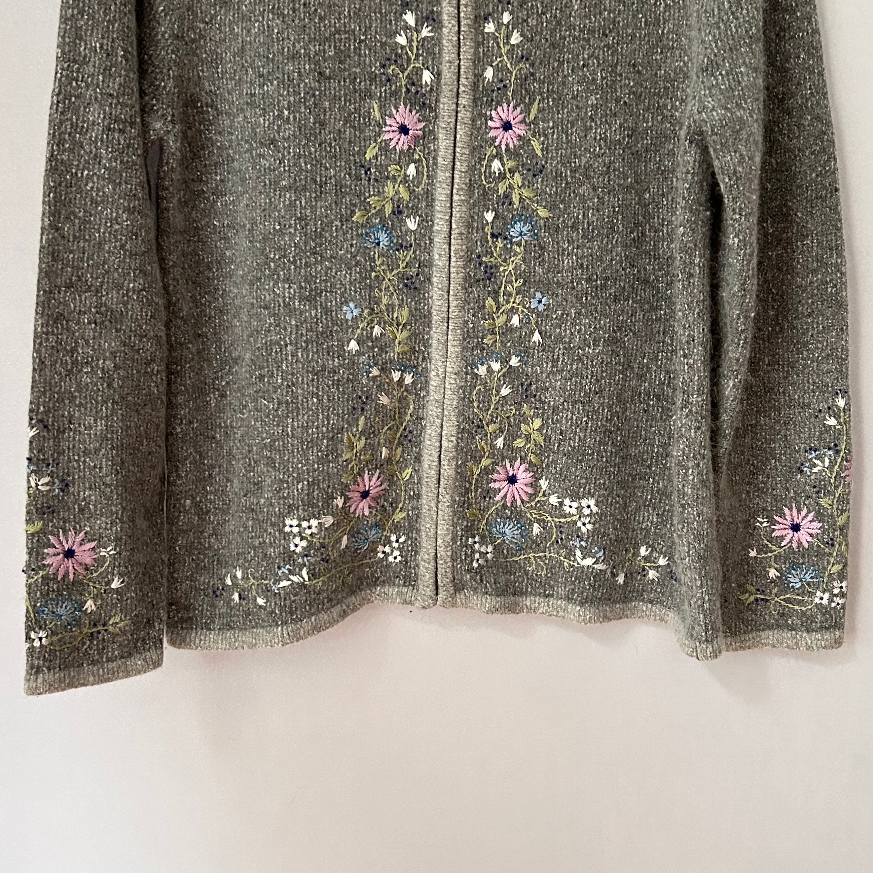 Vintage Lakewear Hand Embroidered Beaded Floral Cottagecore Angora