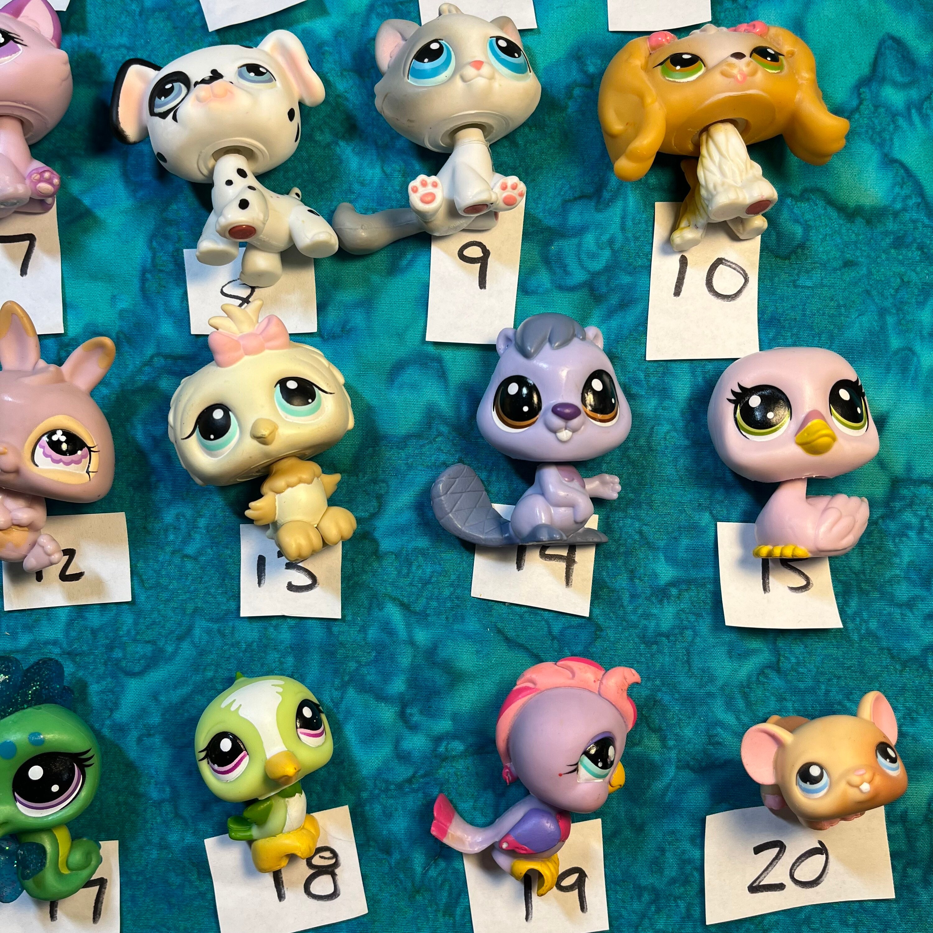 LPS Littlest Pet Shop Figure Pick Your Own Pick A Pet Cats Dogs Birds  Beaver Owl Bunnies 