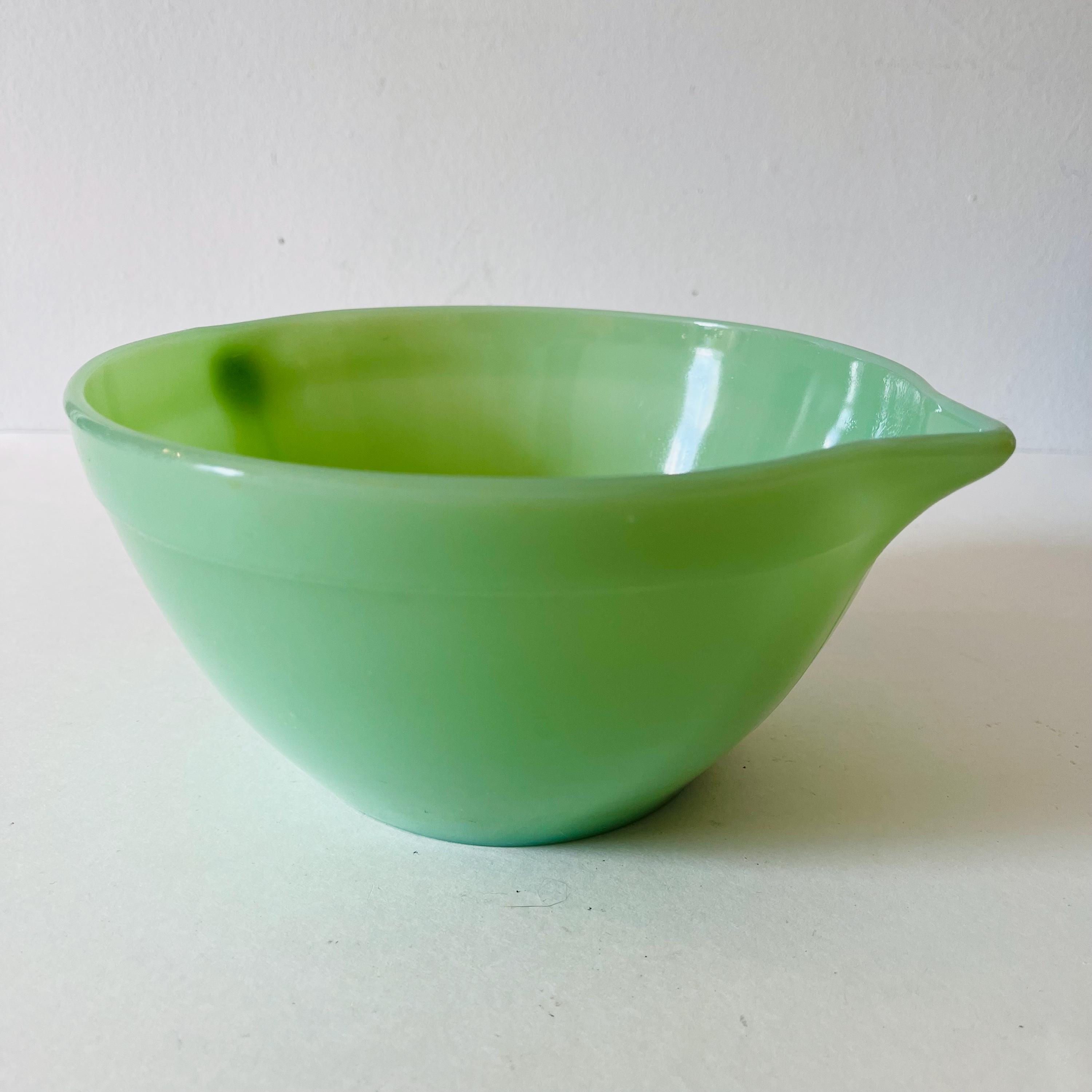 Vintage 1950's Fire King Fireking Green Jadeite D Handle Mixing