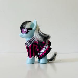 My Little Pony G4 Ponymania Photo Finish z sukienką Brushable Pony Collectible Pony Toy Nieużywany