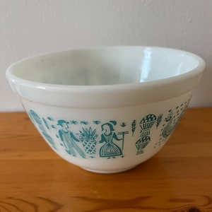 Vintage Pyrex Butterprint 401  Bowl Amish Butterprint Turquoise Pyrex Nesting Mixing Bowl 401