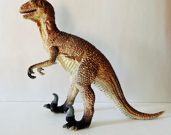 Vintage AAA Jumbo Dromaeosaurids Dinosaur Figure - Velociraptor or Deinonychus Rubber Dino Collectible