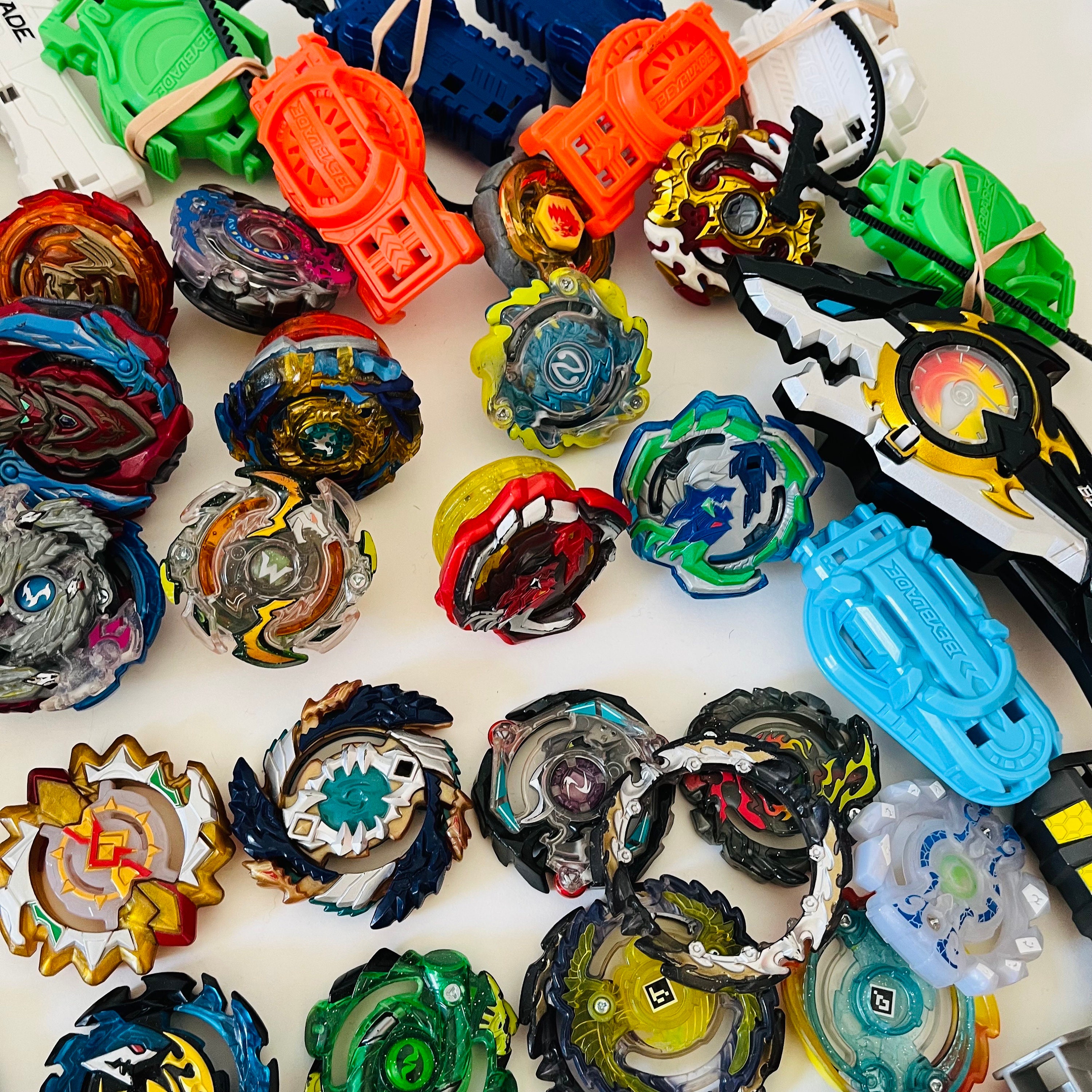 Vintage Bey Blade Collectible Toys Beyblade Mixed Lot Tops Tomy Hasbro ...