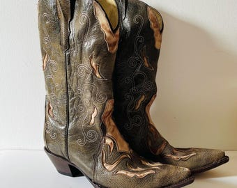 Vintage Corral Green and  Brown Leather Inlay Western Style Cowboy Boots Size 10