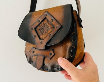 Vintage 70's Western Inspired Handmade Tooled Leather Purse Shoulder Bag Saddle Bag Festival Wear Stampede Cowgirl Fashion