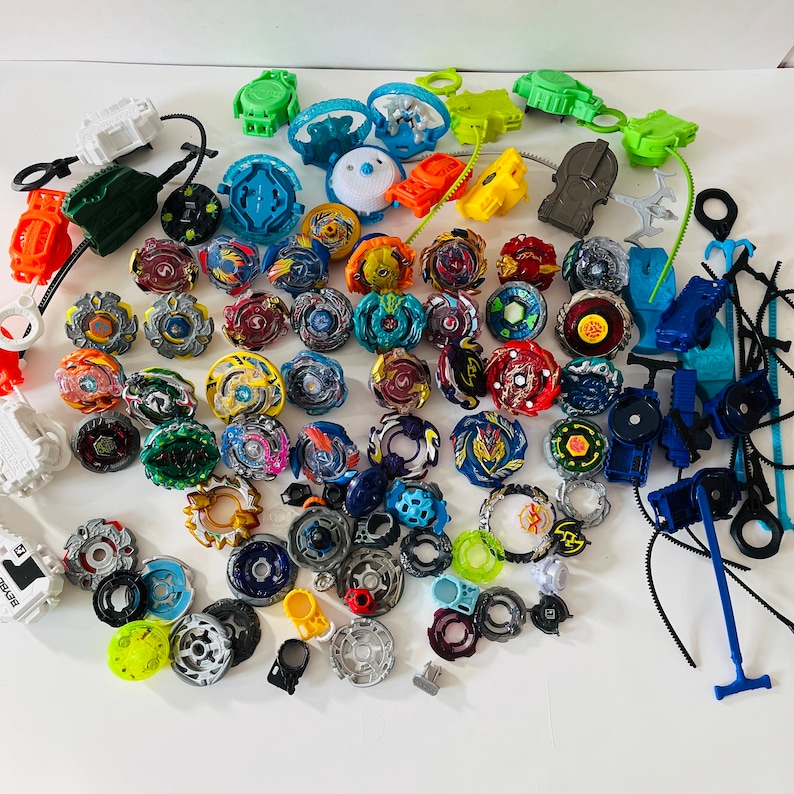 Vintage Bey Blade Collectible Toys Beyblade Mixed Lot Tops Tomy Hasbro ...