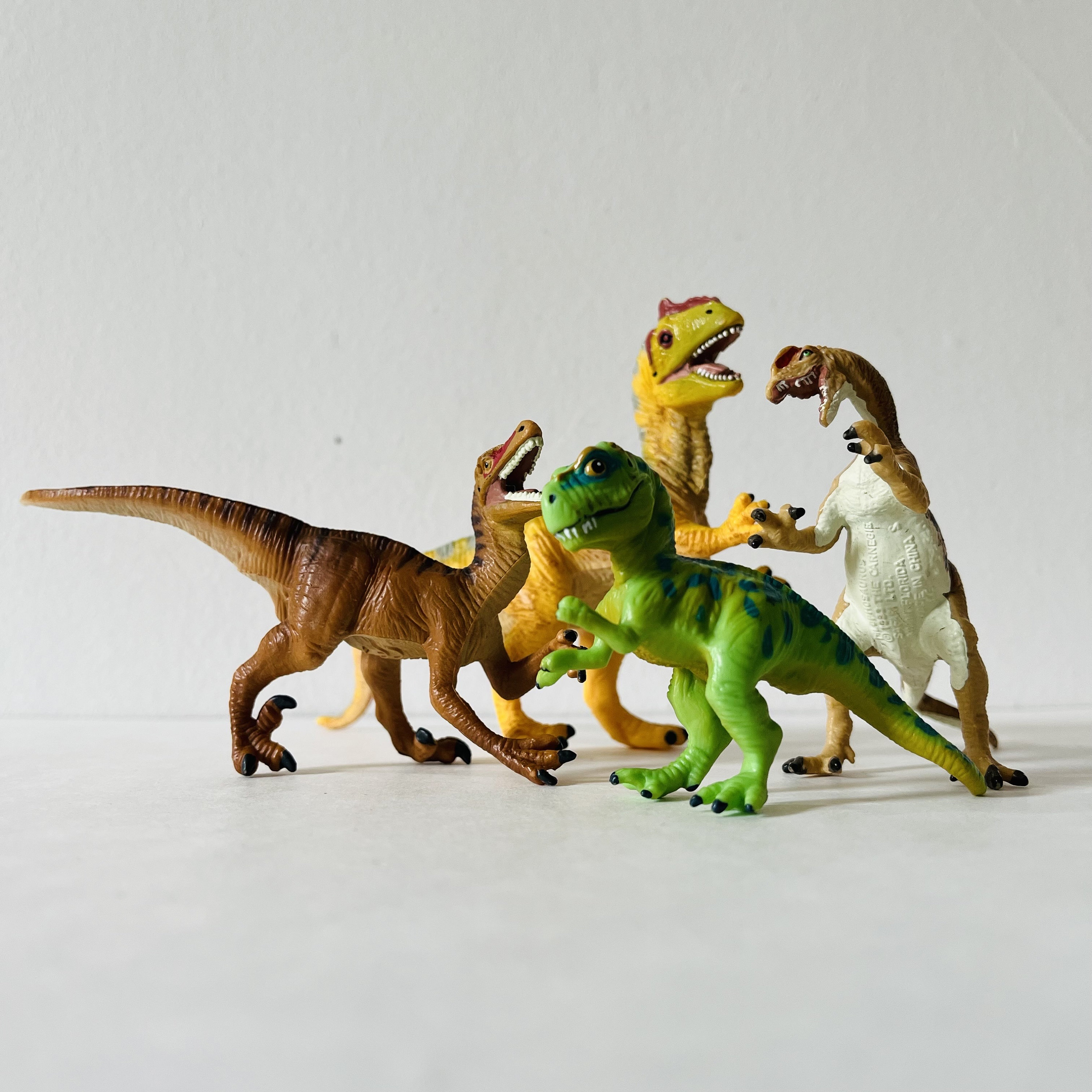 ヴィンテージ 1990 年代 カーネギー サファリ社 ユタラプトル ディロ