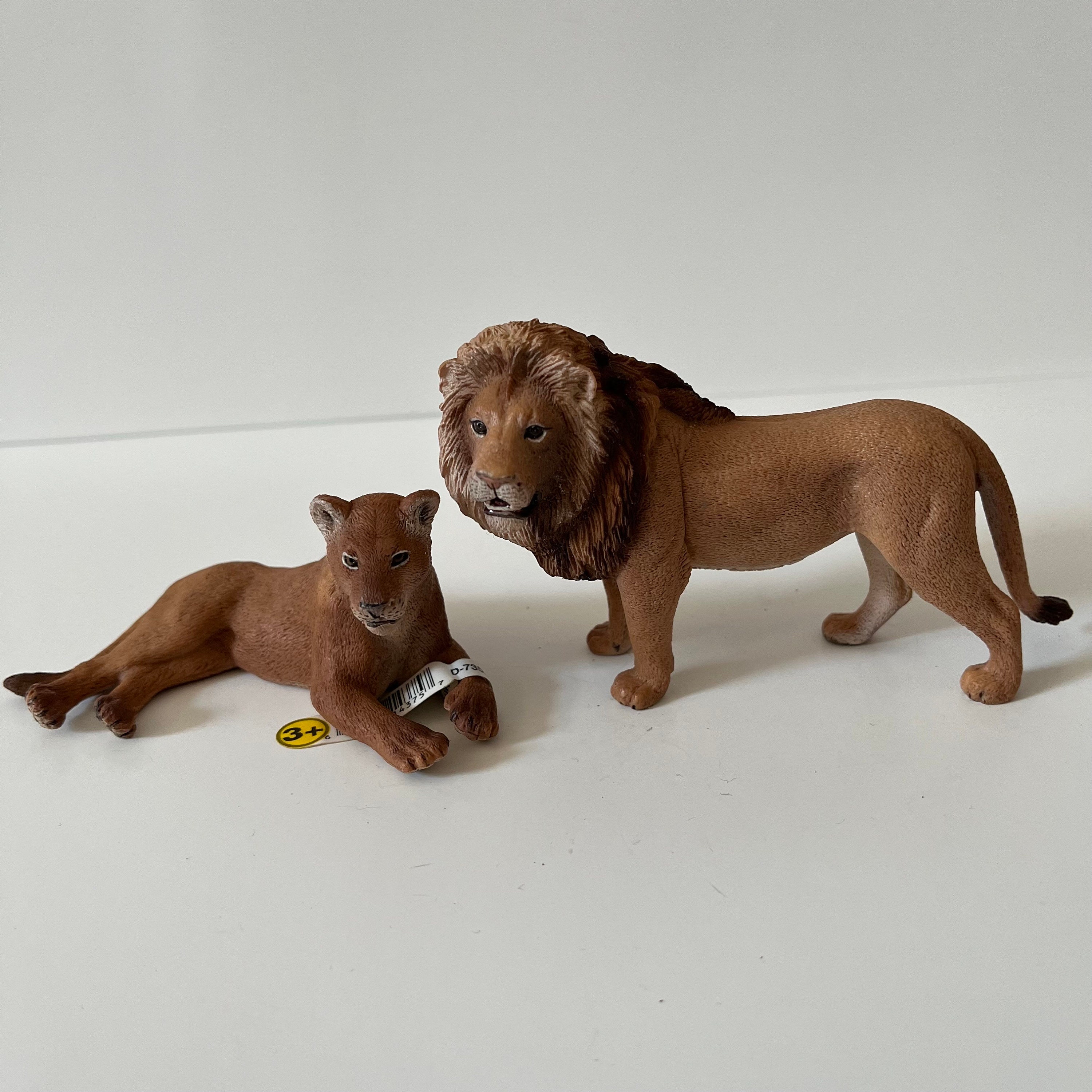 Schleich lion cave sales