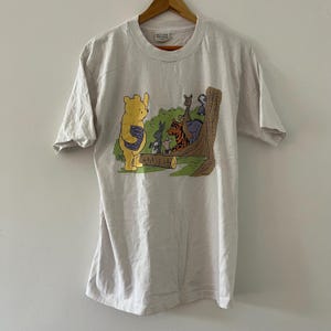 Vintage 90&#39;s Y2K Fashion Winnie the Pooh Bear T-shirt 100 % Cotton Size XL Made in Canada