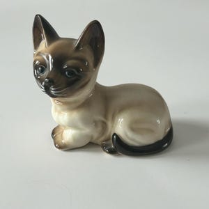 Vintage 1970&#39;s NC Cameron and Sons LTD Toronto Siamese Cat Figurine Cat Statue Collectible Made in Korea 3 x 3 inches