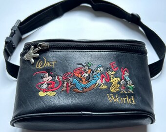Vintage 1999 Leatherette Walt Disney World Crossbody Fanny Vintage 1999 Leatherette Walt Disney World Crossbody Fanny