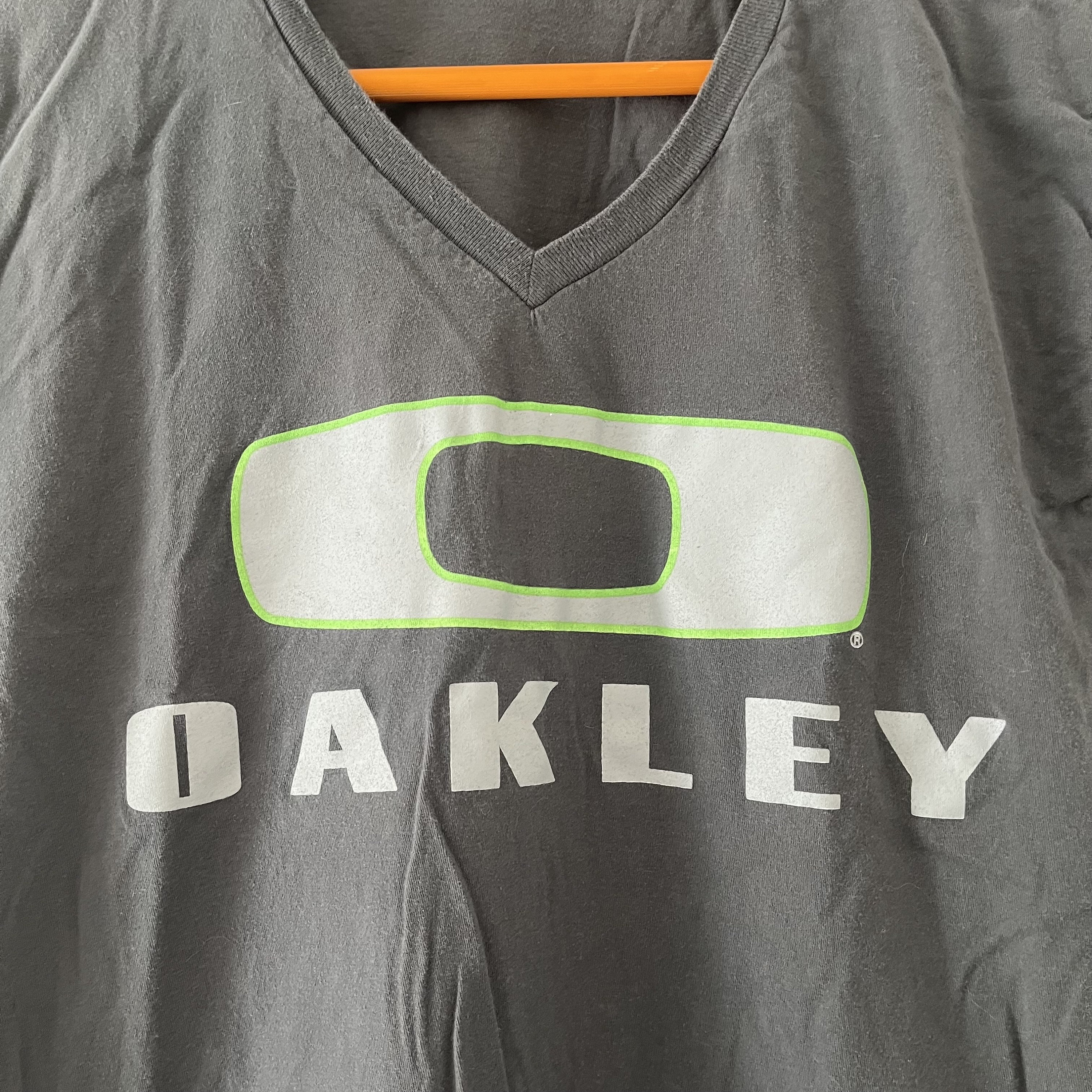 Vintage Oakley Retro Gray V Short Sleeve Jersey Biking Tshirt
