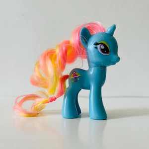 My Little Pony MLP G4 Dewdrop Dazzle 3.25” Brushable Pony My Little Pony Friendship is Magic MLP Collectible Unused