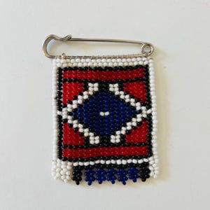 Vintage 90's Souvenir ZULU LOVE LETTER Contas de vidro e sementes Broche feito à mão África Pin
