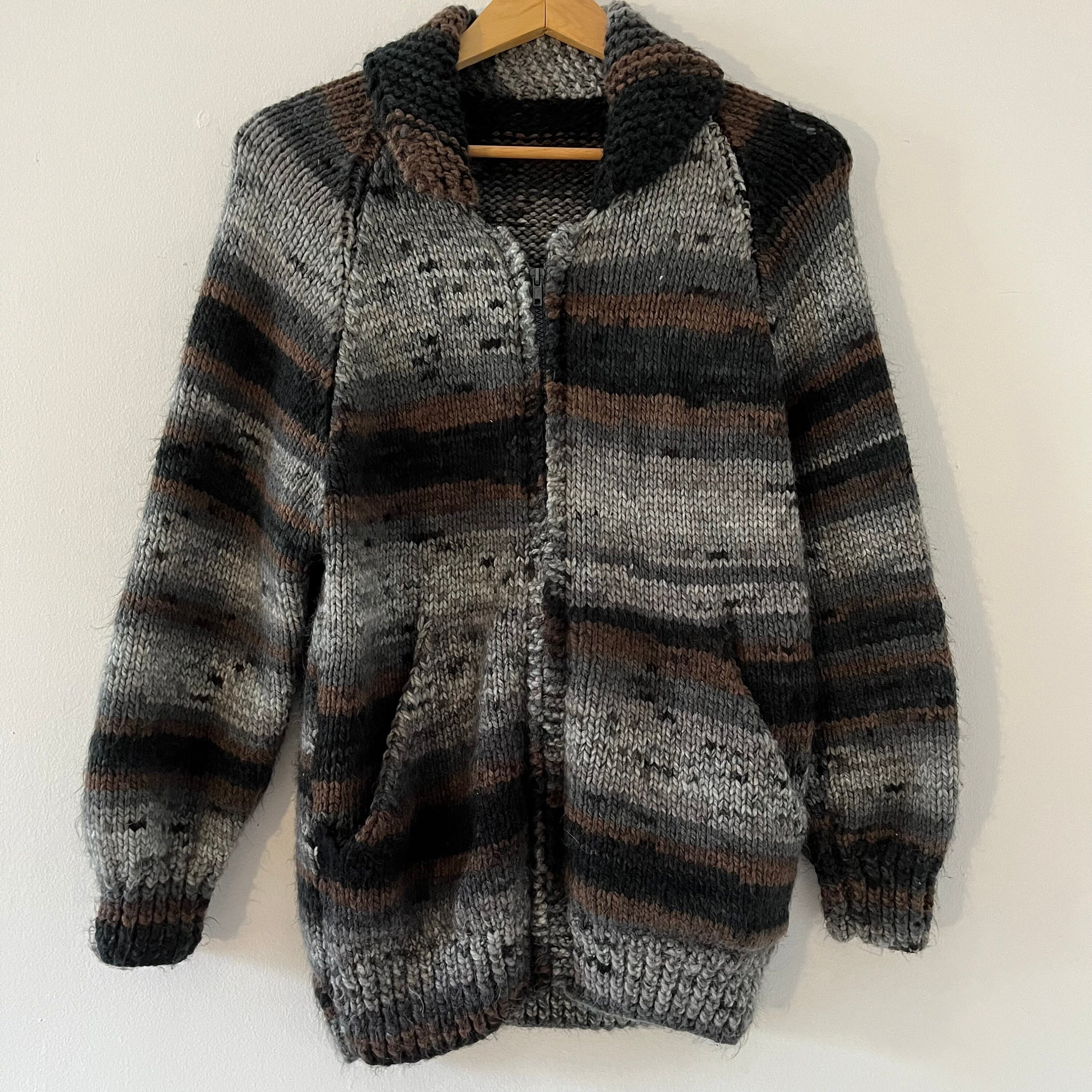 Vintage Knitting Pattern Womens Wild Stripes Zebra Sweater