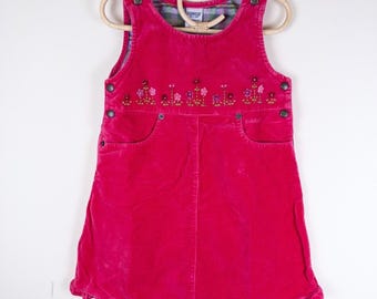 Vestido de terciopelo OshKosh B'gosh para niñas, talla 4, color rosa, bordado floral y volantes.