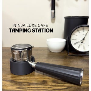 mobumeia Tamper zeefdrager voor Ninja Luxe Cafe ES601, Ninja koffiezetapparaat accessoires, tamping station zeefdrager machine compatibel met Ninja Espresso machine mobumeia Tamper zeefdrager voor Ninja Luxe Cafe ES601, Ninja koffiezetapparaat accessoires, tamping station zeefdrager machine compatibel met Ninja Espresso machine