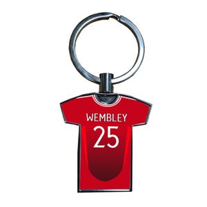 Man Utd Women WEMBLEY 25 FA Cup Final Souvenir Home Kit Style Metal Football Shirt Keyring – Women’s Football Fan Gift