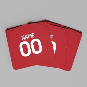 Personalisierter Man Utd Football Style Untersetzer, 9 cm x 9 cm MDF Kork-Rückseite Fußballfan Geschenk - NEUER 25-26 STYLE!