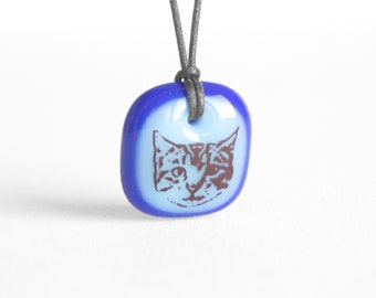 Cat Head Necklace handmade in glass, fun gift for cat mom and crazy cat lady, small kitty cat pendant necklace, cute tabby cat lover gift