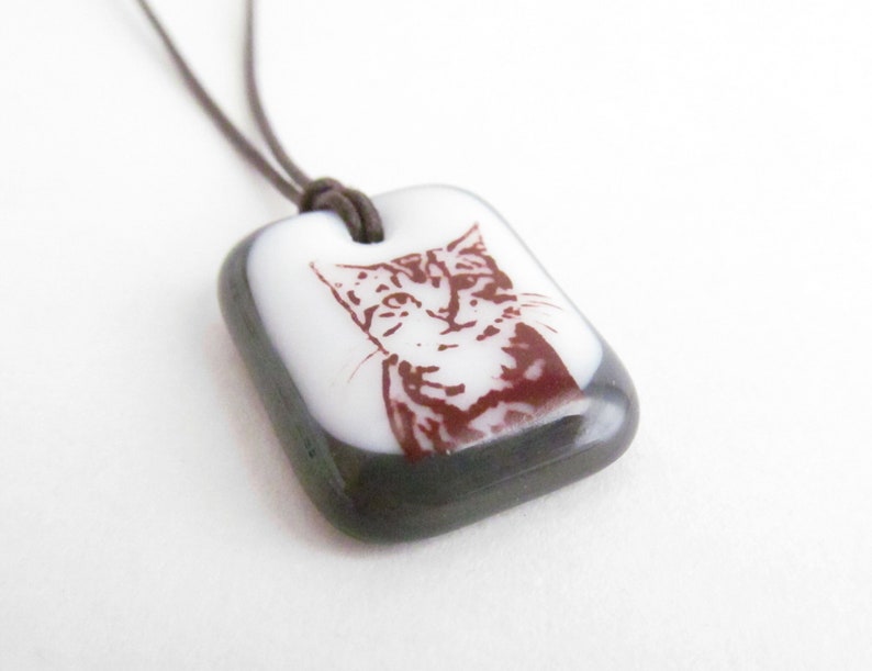 Tabby Cat Halskette, Katzenliebhaber Geschenk Schmuck, Kitty Katze Halskette, Geschenk für eine große Schwester, Tier Foto Schmuck Bild 3